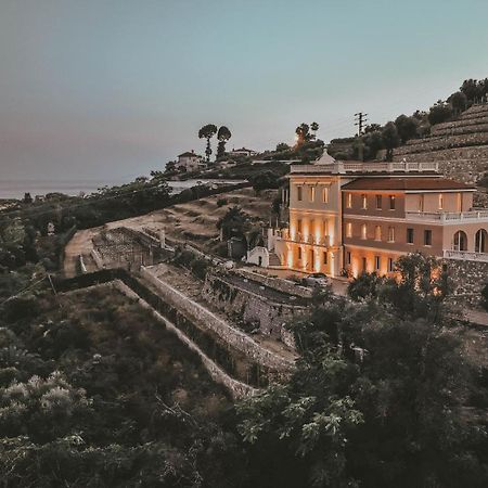 Residenza Villa Genua บอร์ดิเกรา ภายนอก รูปภาพ